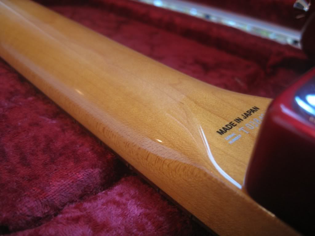 Sanding (down) a guitar neck to remove polyurethane gloss for speed